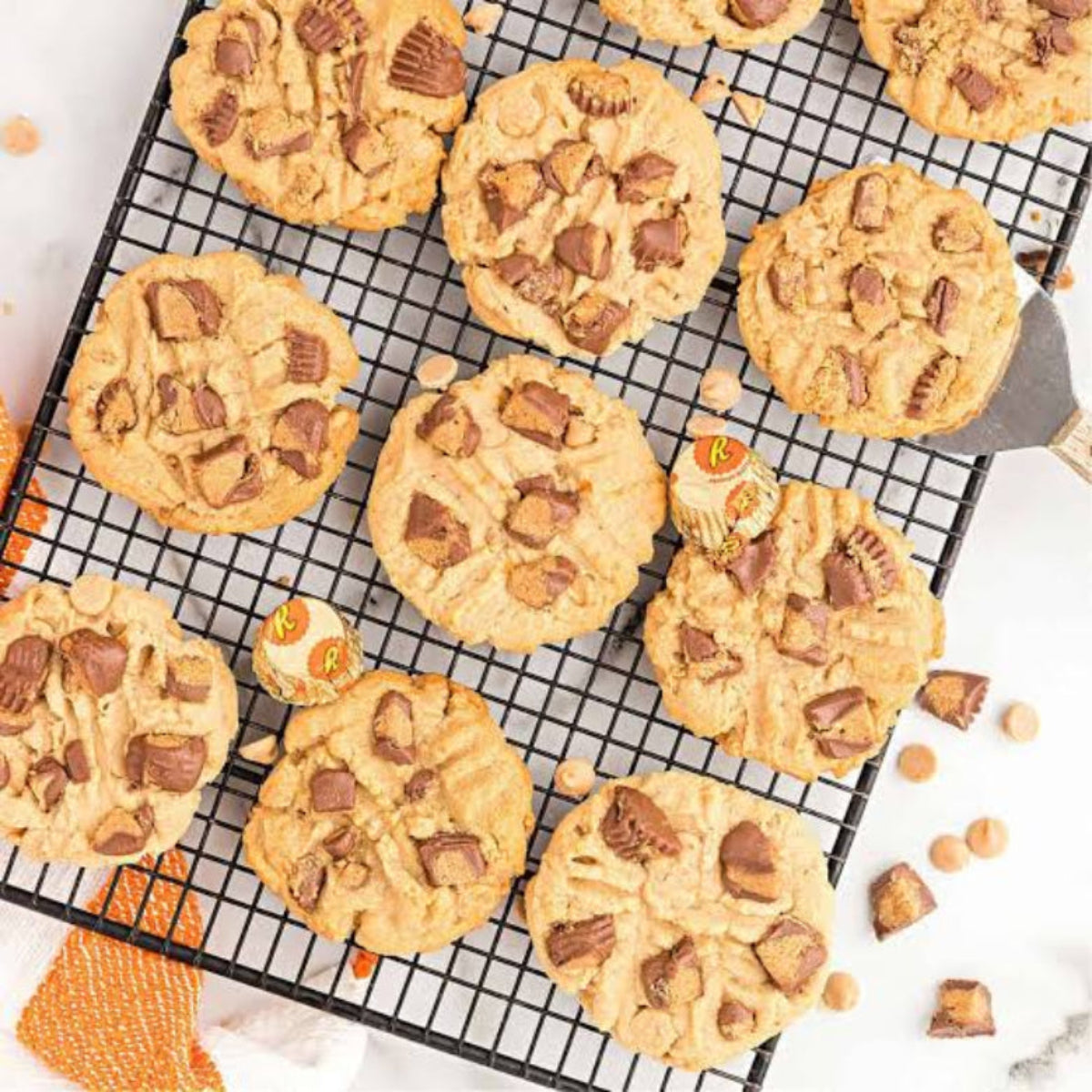CRAVE COOKIE: Reese's Peanut Butter Cup Cookie