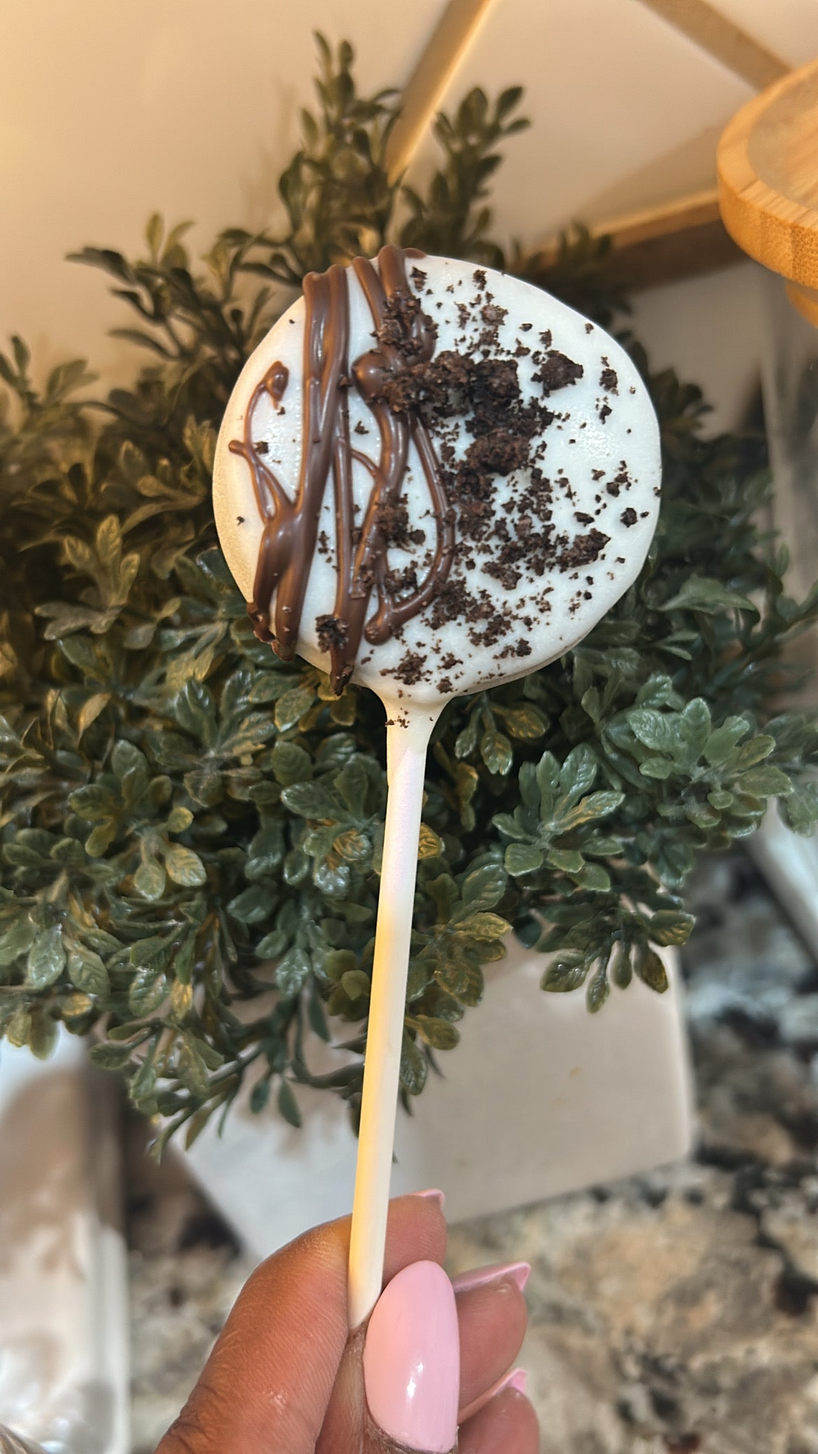 CRAVE POPS: Oreo Cookie Cake Pop